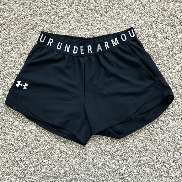 Under Armour Women’s XS Black Athletic Shorts - Picture 2 of 4